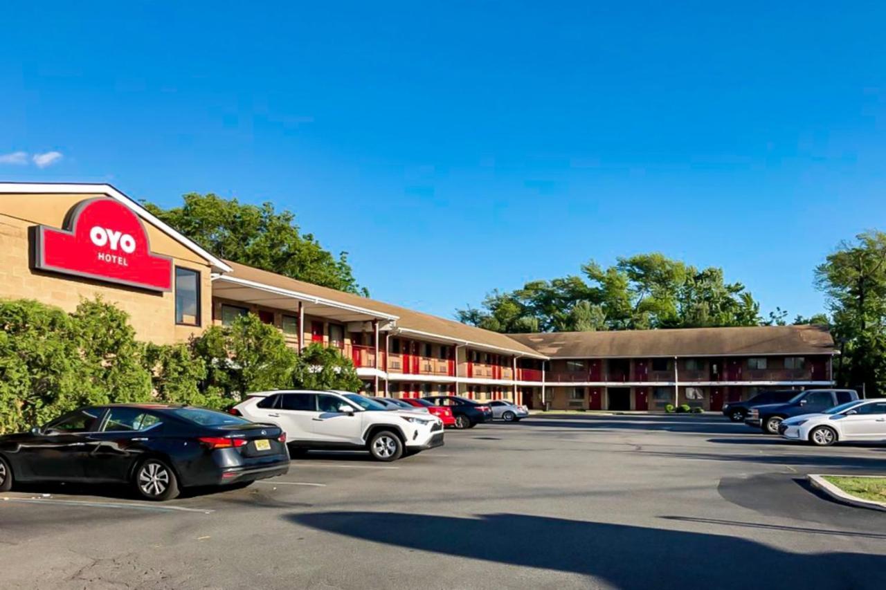 Oyo Hotel Edison Nj Route 1 Exteriér fotografie